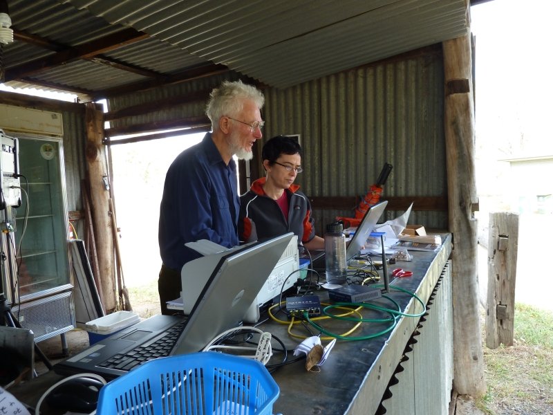 490 Graeme and Jacqui at Admin